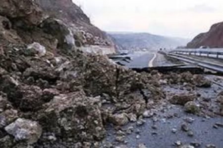 راه ارتباطی برخی از روستا‌های لرستان مسدود شد