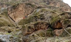 نجات کوهنورد خرم آبادی گرفتار در ارتفاعات مخملکوه