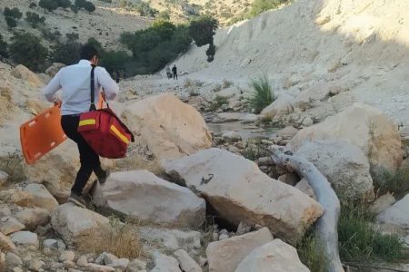 نجات جوان ۱۷ ساله در مناطق سخت گذر کوهدشت