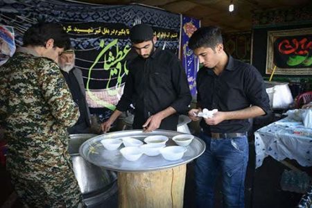 پذیرایی ۱۰۰ موکب لرستان از زائران مسیر کربلا