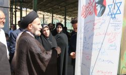 امضای طومار توسط خرم‌آبادی‌ها در حمایت از محور مقاومت