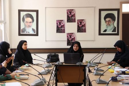 کارگاه «توانمندسازی طراحی مانتو مناسب اجتماع» در خرم ‎آباد برگزار شد