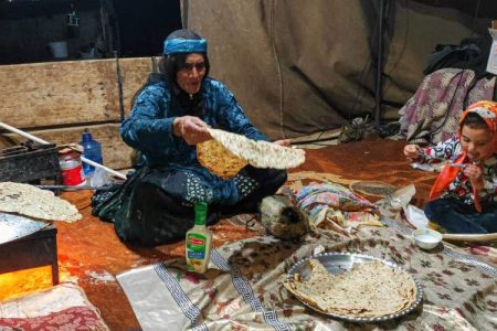 نان ساجی دست پخت زنان عشایری لرستان