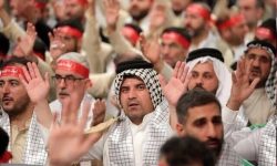 بسیجیان در آغوش رهبری/نماد اتحاد و ایثار و خدمت در مسیر انقلاب