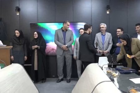 تجلیل از نخبگان دومین استارتاپ دِموی فناوری‌های نوین در خرم آباد