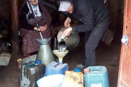 ۲۴ هزار لیتر نفت سفید بین عشایر بروجرد توزیع شد