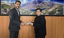 تجلیل از دانش آموز خوش ذوق لرستانی