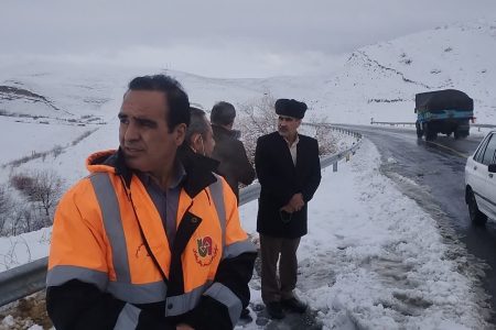 قطع ارتباط ۱۰۰ روستای دلفان بر اثر بارش برف