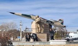 نصب تندیس شهید خلبان عبدالرضا کوپال در اشترینان بروجرد