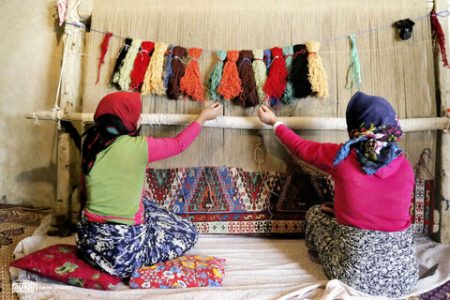 حال بافندگان فرش در لرستان ناخوش است
