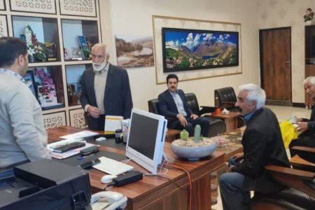 ملاقات عمومی مستمر مدیرکل منابع طبیعی لرستان با مردم