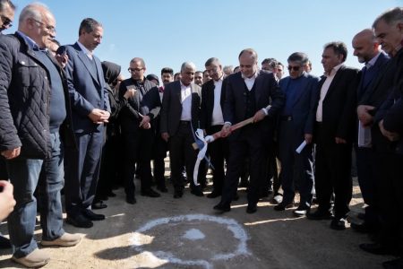کلنگ زنی مجتمع شیمیایی «اکسیر سیمیا» در خرم آباد