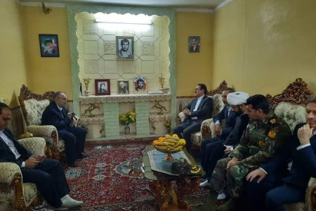 دیدار رئیس سازمان بازرسی کل کشور با خانواده شهید “کیومرث میرزاوند”