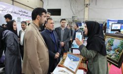 قول حمایت نماینده خرم آباد در بازدید از غرفه پارک علم و فناوری لرستان