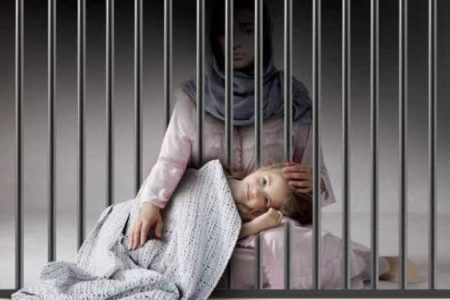 آزادی ۳ بانوی لرستانی همزمان با میلاد حضرت معصومه (س)