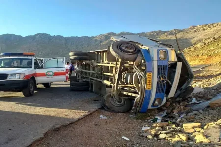 مصدوم شدن ۷ دانش‌آموز کوهدشتی در سانحه رانندگی