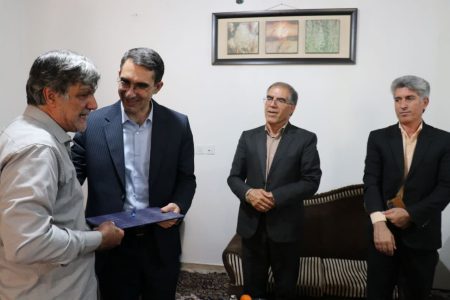 یاد معلمی که در بمباران دشمن،درس عشق و ایثار را جاودان کرد
