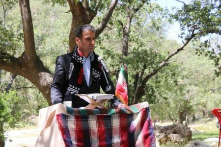 معلم عشایری پرچمدار علم در مناطق دورافتاده است