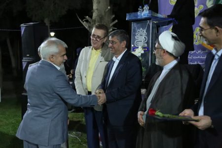 تجلیل از ۱۷ استاد نمونه دانشگاه علوم پزشکی لرستان+تصاویر