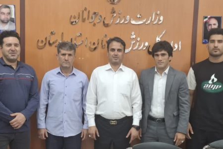 حضور کشتی گیر لرستانی در مسابقات کشتی ساحلی کارگران جهان