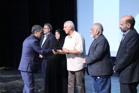 اختتامیه نخستین جشنواره نمایش‌نامه‌خوانی «آوای لرستان»