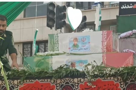 غم‌انگیزترین تصاویر از تابوت کودکان خردسال شهید