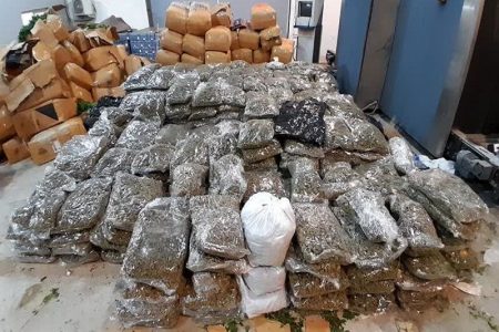 کشف ۱۲۳ کیلوگرم انواع مواد مخدر در لرستان