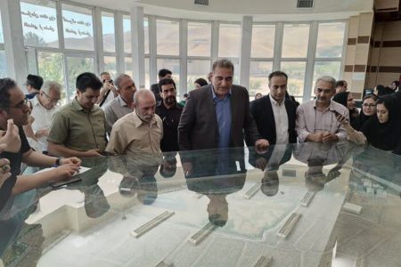رشد صنعتی لرستان در مسیر توسعه سبز/ تولید ۳۰ مگاوات برق خورشیدی تا سال ۱۴۰۵