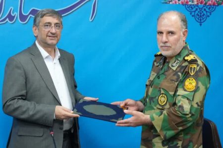 قدردانی فرمانده ارتش لرستان از رویکرد مردمی و مدیریتی استاندار
