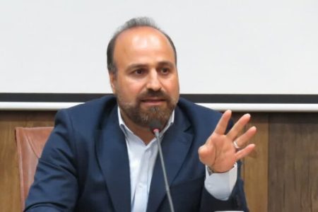نمایش پرچم کشورهای مجمع شهرداران آسیایی با هدف توسعه همکاری‌های بین‌الملل در خرم‌آباد
