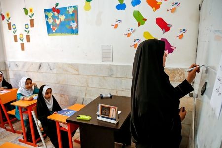 مدرسه باید یک نهاد تربیتی باشد