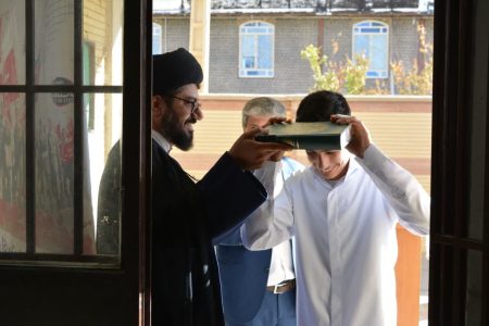 پیشرفت علمی دانش‌آموزان دشمن را عصبانی می‌کند