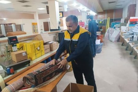 ارسال پستی ۱۲ هزار فرش دست‌بافت بانوان لرستانی به سراسر کشور