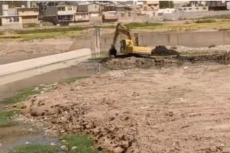آغاز عملیات لایروبی بند انحرافی طاق پل شکسته خرم‌آباد