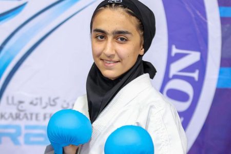 شیر دختر دلفانی بر بام آسیا