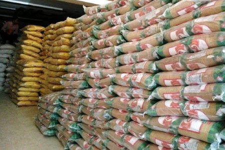 کشف بیش از ۲۸۰ تن برنج احتکار شده در بروجرد