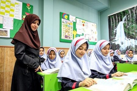 وقتی معلم در فقر می‌سوزد آموزش در خاموشی می‌میرد…!