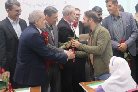 مدرسه‌ای که لبخند ساخت؛پایان تحصیل در کانکس برای کودکان بگوردی دلفان