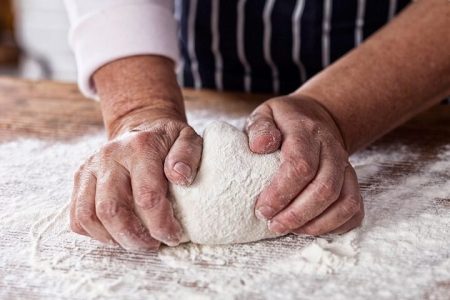 اختصاص ۷۴ تن آرد یارانه‌ای به نانوایی‌های خرم‌آباد