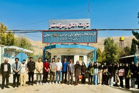 بازدید دانشجویی دانشگاه لرستان از کارخانه الکل‌سازی نصر خرم‌آباد