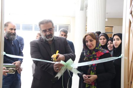 افتتاح نمایشگاه نگارگری بافته‌های «ابریشم خیال» در خرم آباد