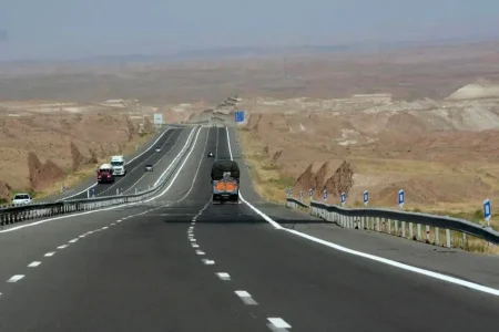 ۳۵ کیلومتر از محور ازنا_شازند زیر بار ترافیک رفت