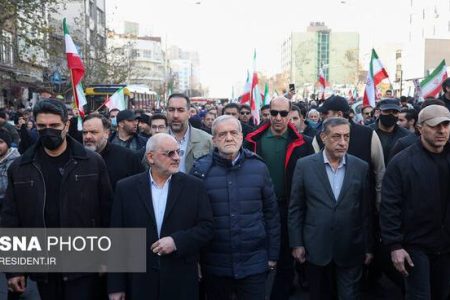 ملت ایران،ما را در مسیر خدمتگزاری بیشتر به کشور مصمم‌تر کرد