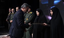 تجلیل از خانواده شهدا در رویداد فرهنگی هنری «ایرانمرد»