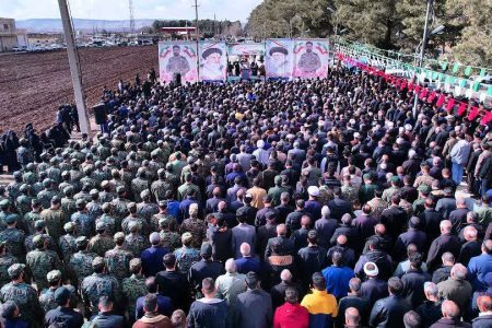 سیل جمعیت در کوهدشت برای وداع با شهید «مهدی حیدری»
