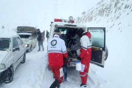 نجات ۵۹۸ نفر گرفتار در برف و کولاک لرستان