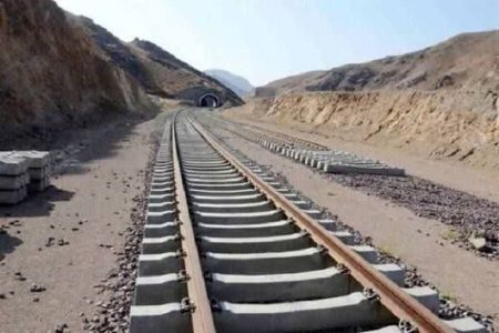 پیگیری استاندار برای تأمین اعتبار راه آهن لرستان