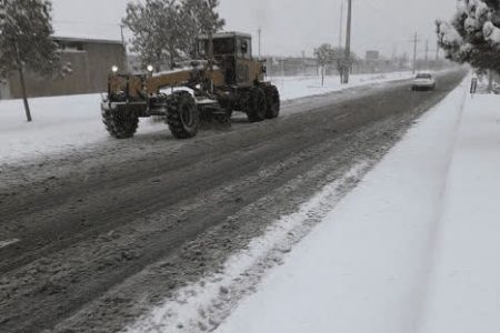 بازگشایی راه ارتباطی ۳۹۰ روستای برفگیر در لرستان