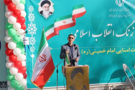 دانش‌آموزان پرچم‌داران نظام و پیشرفت کشور هستند