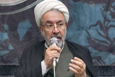 مقاومت و ایستادگی تنها راه مقابله با دشمنان است
